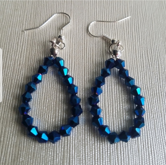 Swarovski Elements Teardrop Hoop Metallic Blue Earrings NWT - Picture 12 of 13